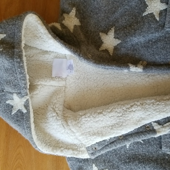 4T Hooded Poncho - Picture 4 of 6